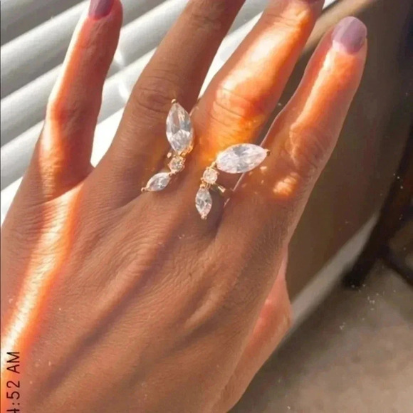 BUTTERFLY Adj. Ring 18k Gold Pltd. - Picture 5 of 5